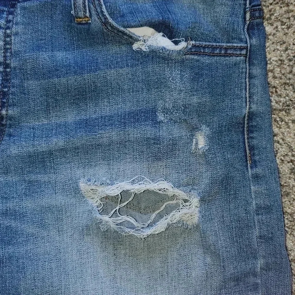KanCan Medium Stone Wash Denim Shorts - Picture 5 of 8